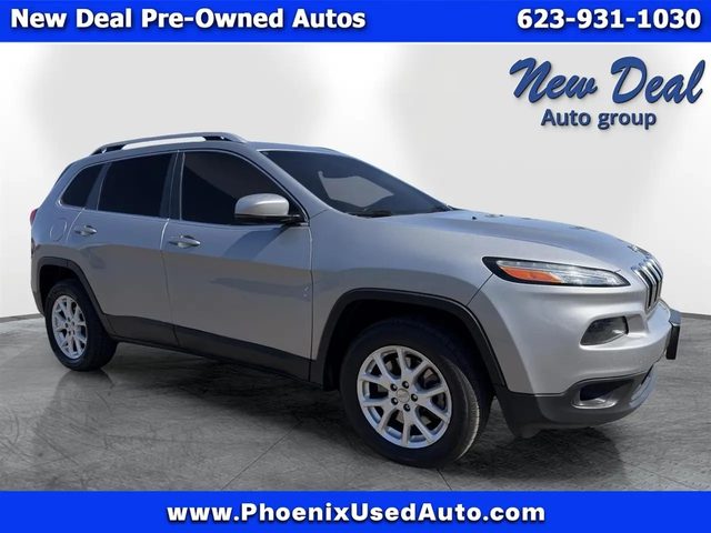 2017 Jeep Cherokee Latitude FWD photo