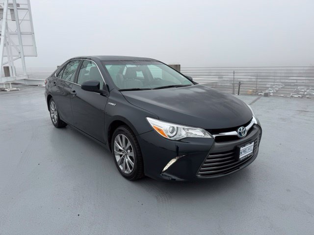 2017 Toyota Camry Hybrid XLE FWD photo