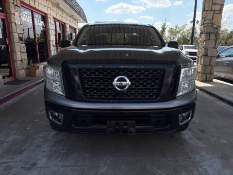 2017 Nissan Titan S 4WD photo