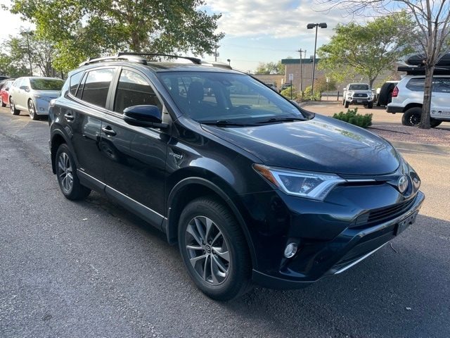 2017 Toyota RAV4 XLE AWD photo