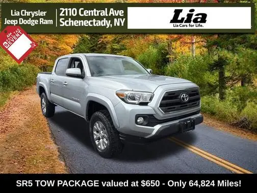 2017 Toyota Tacoma SR5 4WD photo