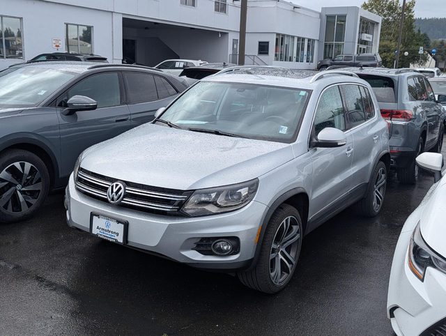 2017 Volkswagen Tiguan SEL AWD photo