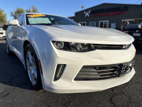 2016 Chevrolet Camaro 1LT RWD photo