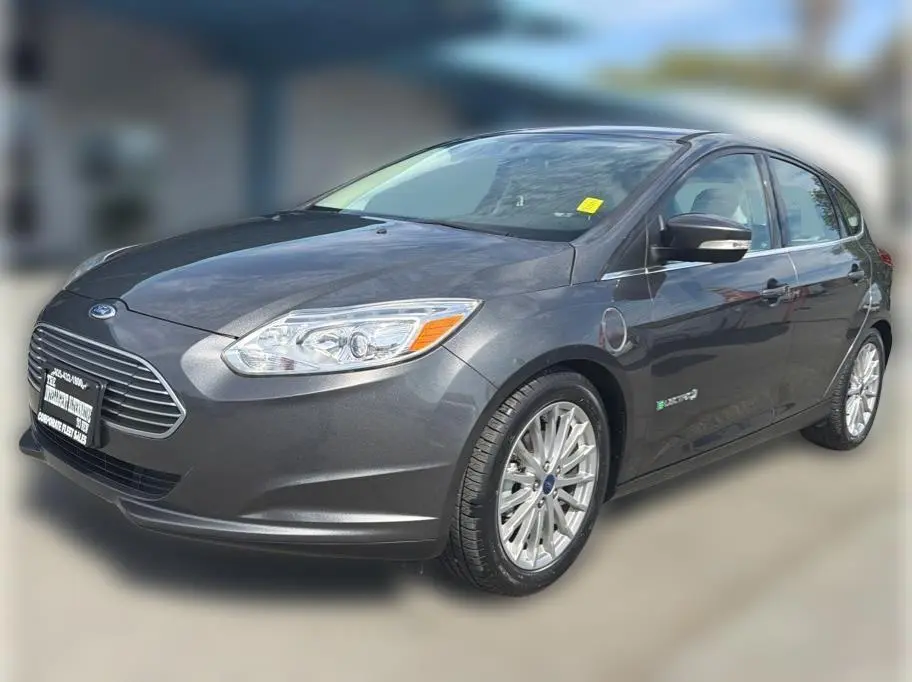 2016 Ford Focus FWD photo