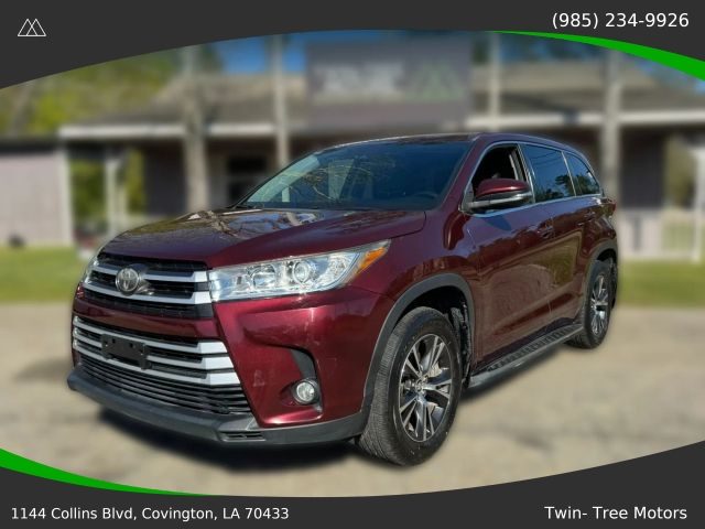 2017 Toyota Highlander LE Plus FWD photo