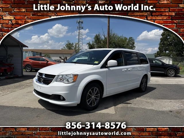 2017 Dodge Grand Caravan SXT FWD photo