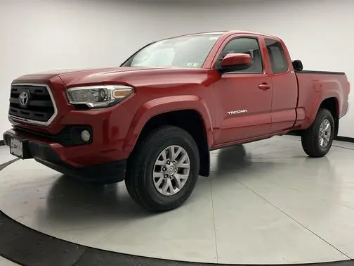 2017 Toyota Tacoma SR5 4WD photo