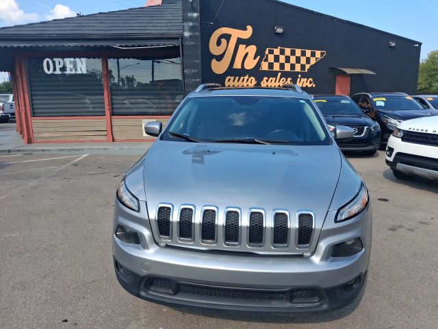 2017 Jeep Cherokee Latitude FWD photo