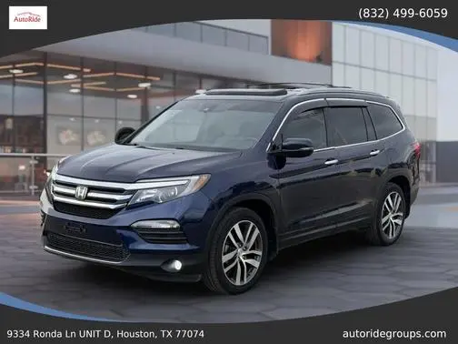2017 Honda Pilot Touring FWD photo