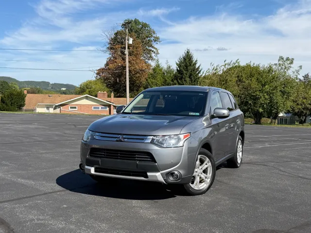 2015 Mitsubishi Outlander SE 4WD photo