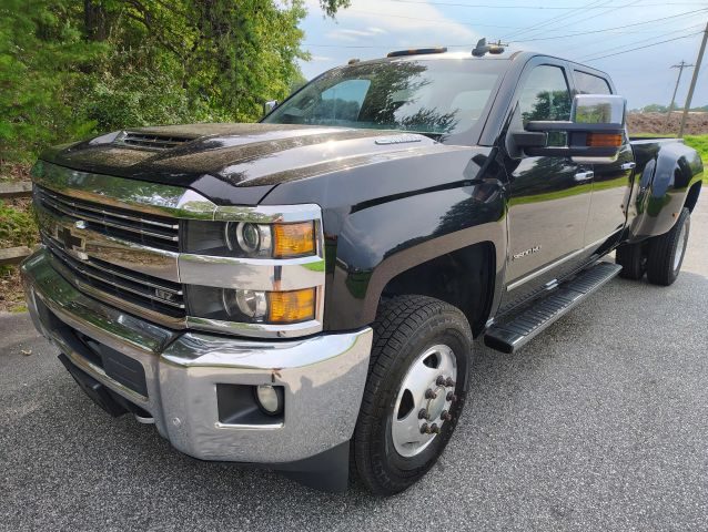 2017 Chevrolet Silverado 3500HD LTZ 4WD photo