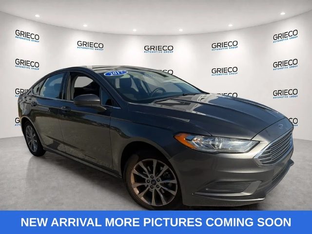 2017 Ford Fusion SE FWD photo