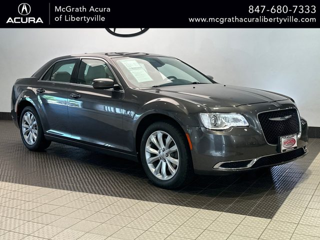 2017 Chrysler 300 Limited AWD photo