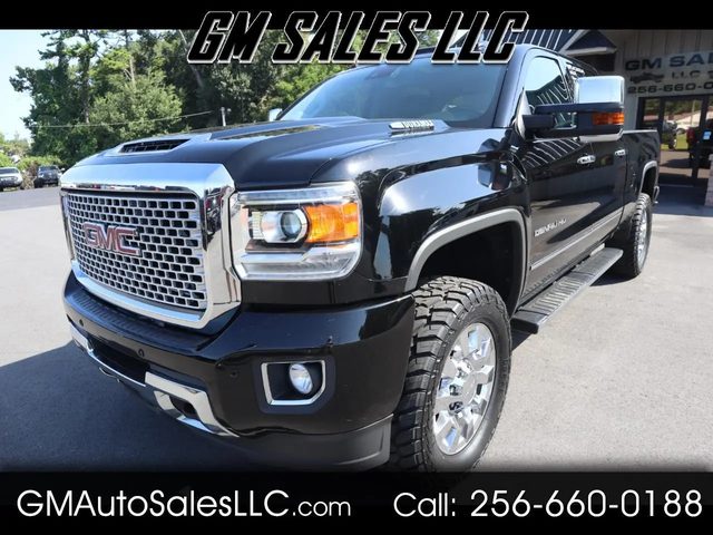 2017 GMC Sierra 2500HD Denali 4WD photo