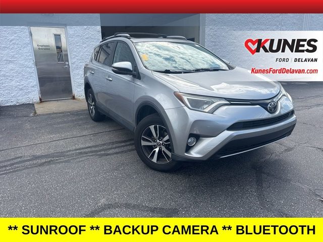 2017 Toyota RAV4 XLE FWD photo
