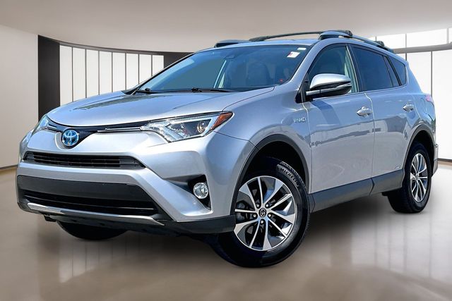 2017 Toyota RAV4 XLE AWD photo