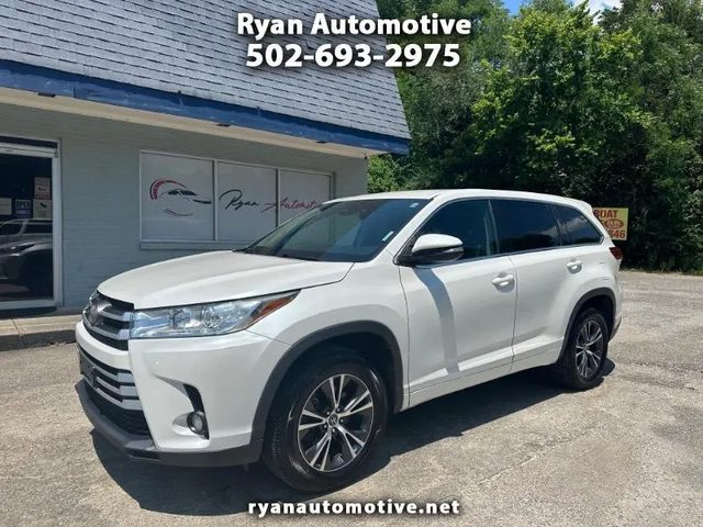 2017 Toyota Highlander LE Plus FWD photo