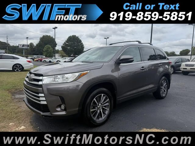 2017 Toyota Highlander XLE AWD photo
