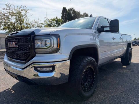 2017 GMC Sierra 1500 SLE 4WD photo