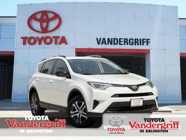 2017 Toyota RAV4 LE FWD photo