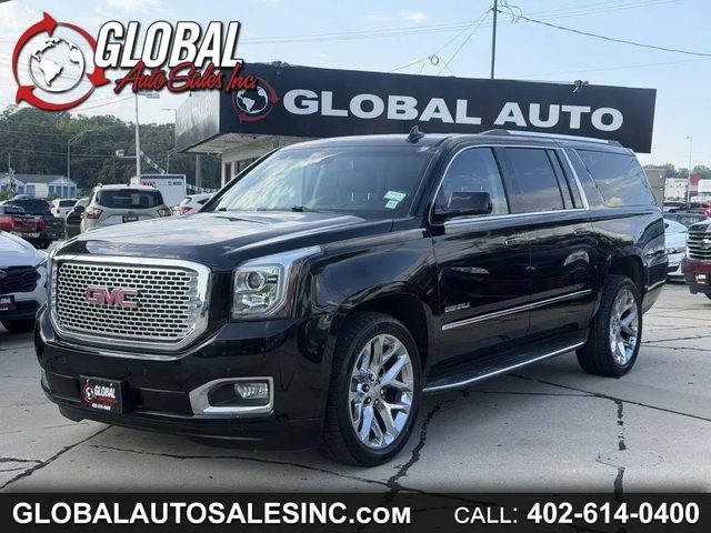 2017 GMC Yukon XL Denali 4WD photo
