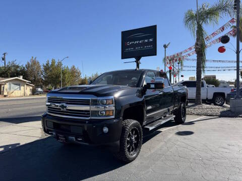 2017 Chevrolet Silverado 2500HD High Country 4WD photo