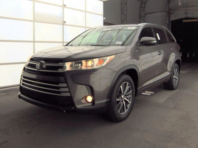 2017 Toyota Highlander XLE FWD photo