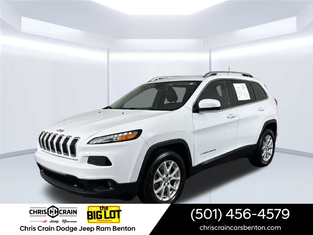2017 Jeep Cherokee Latitude FWD photo