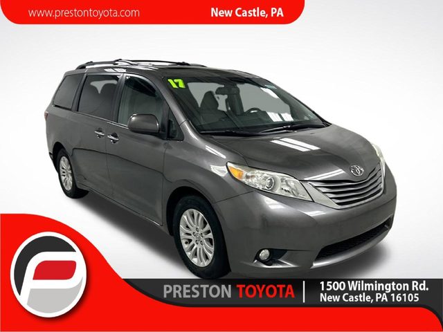 2017 Toyota Sienna XLE FWD photo