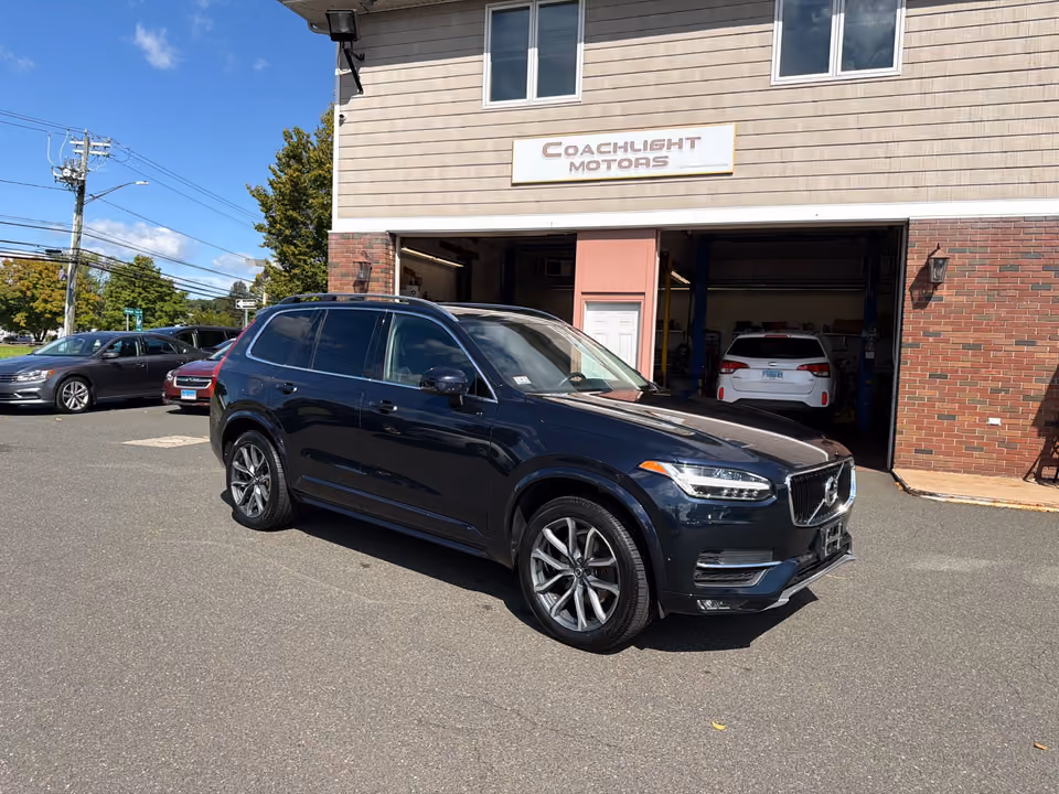 2017 Volvo XC90 Momentum AWD photo