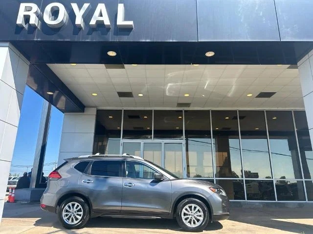 2017 Nissan Rogue SV FWD photo