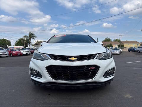2017 Chevrolet Cruze LT FWD photo