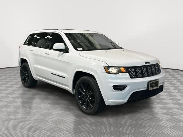 2017 Jeep Grand Cherokee Altitude 4WD photo