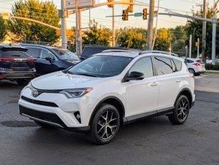 2017 Toyota RAV4 SE AWD photo