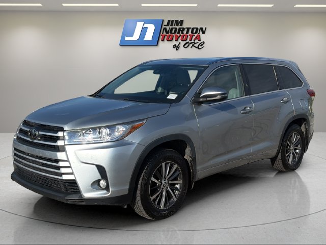 2017 Toyota Highlander XLE AWD photo