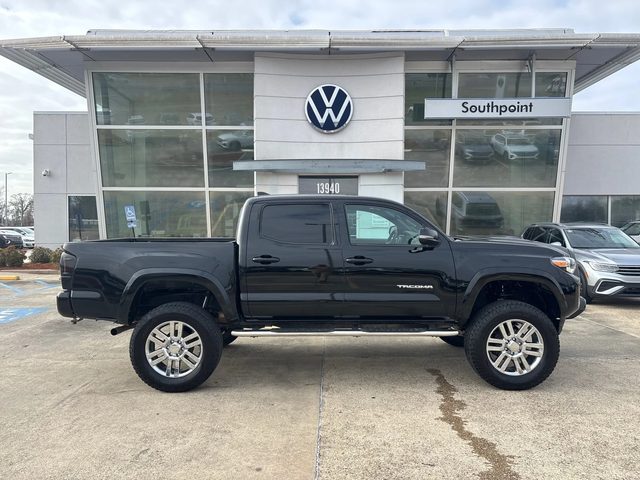 2017 Toyota Tacoma TRD Sport 4WD photo