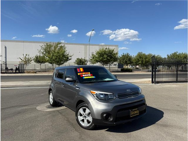 2017 Kia Soul Base FWD photo
