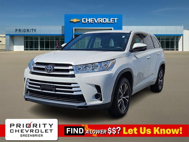 2017 Toyota Highlander LE FWD photo
