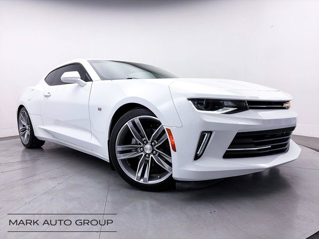 2017 Chevrolet Camaro 1LT RWD photo