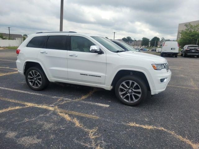 2017 Jeep Grand Cherokee Overland 4WD photo