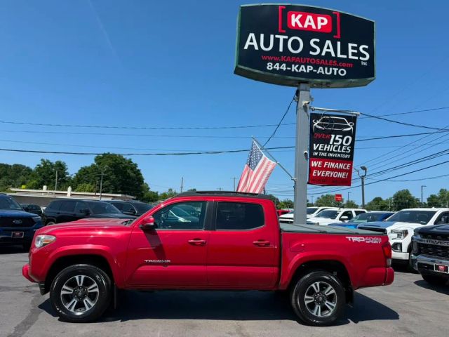 2017 Toyota Tacoma TRD Sport 4WD photo