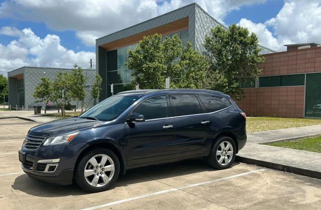 2017 Chevrolet Traverse LT FWD photo
