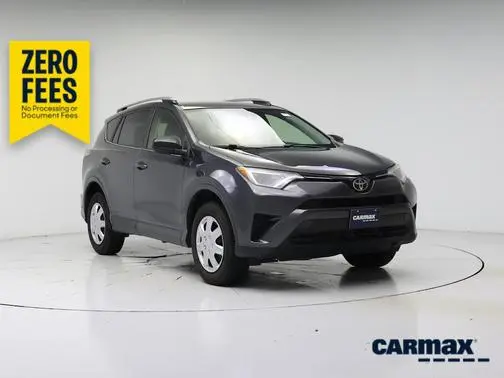 2017 Toyota RAV4 LE FWD photo