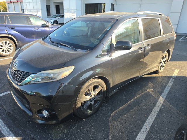 2017 Toyota Sienna SE Premium FWD photo
