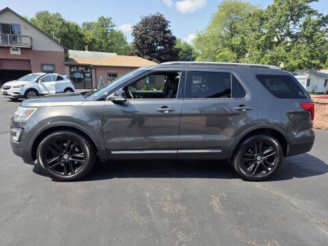 2017 Ford Explorer XLT 4WD photo