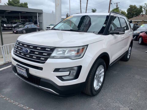 2017 Ford Explorer XLT FWD photo