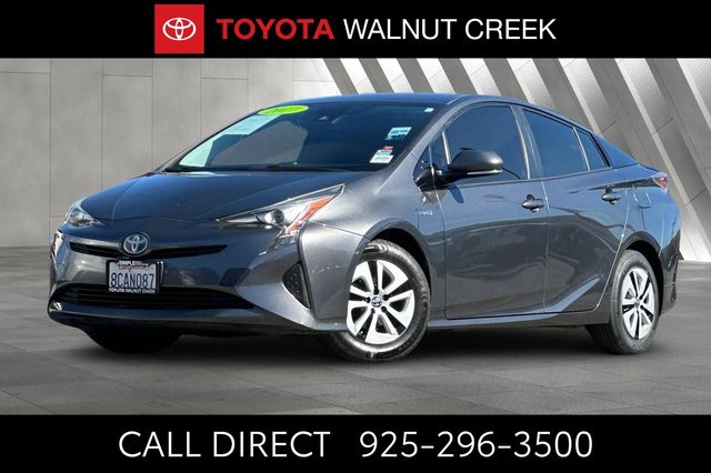 2017 Toyota Prius Three FWD photo