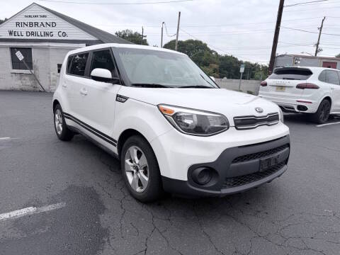 2017 Kia Soul Base FWD photo