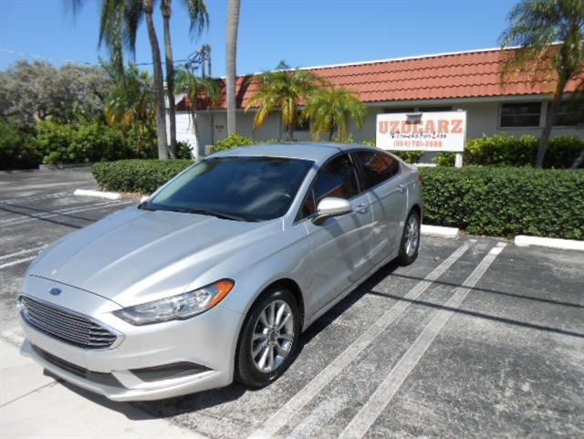 2017 Ford Fusion SE FWD photo
