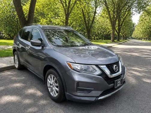 2017 Nissan Rogue SV FWD photo